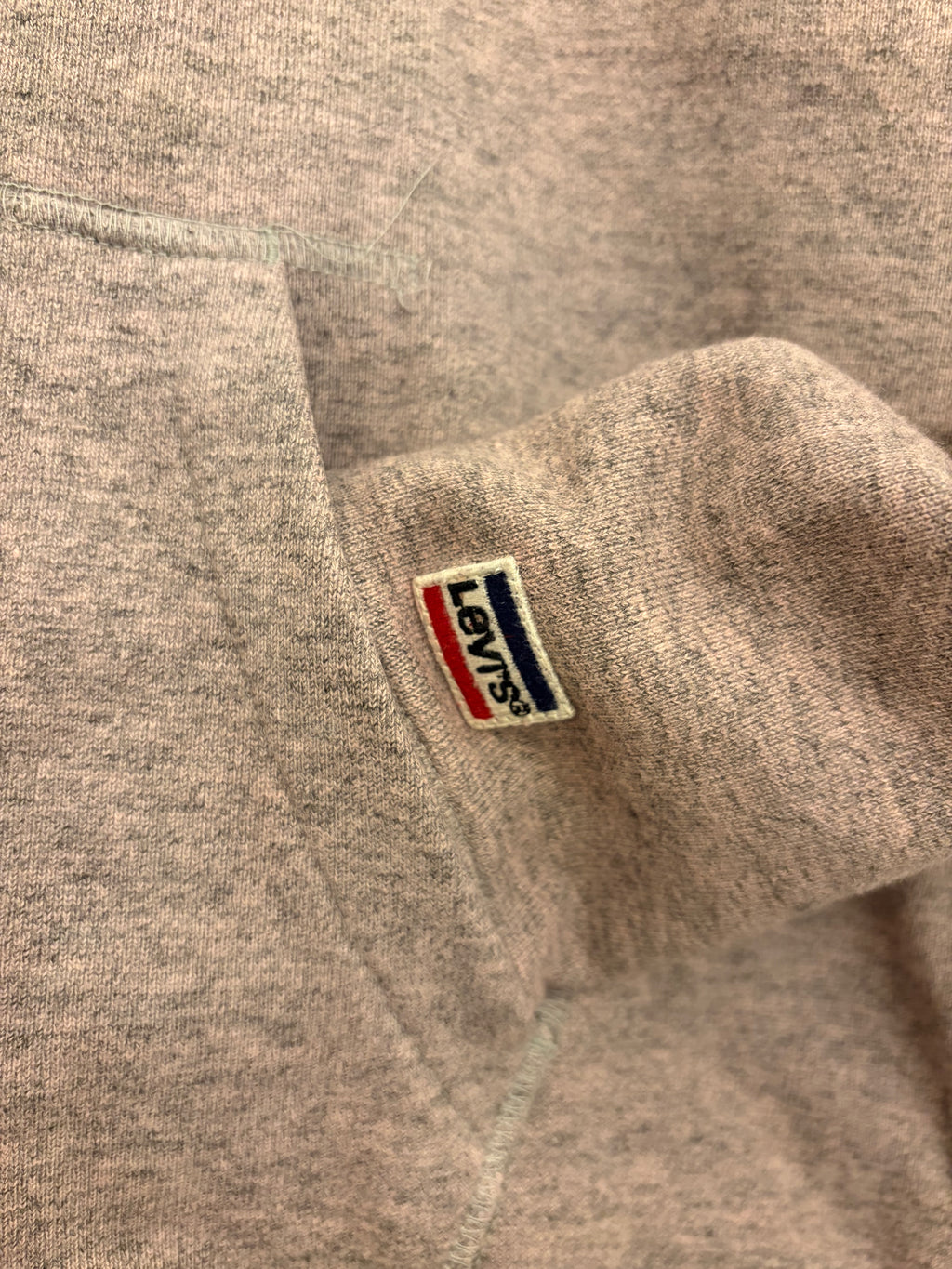 Levi‘s Hoodie Logo Print grau mit dreifarbigem Sportsware Logo, Größe M used