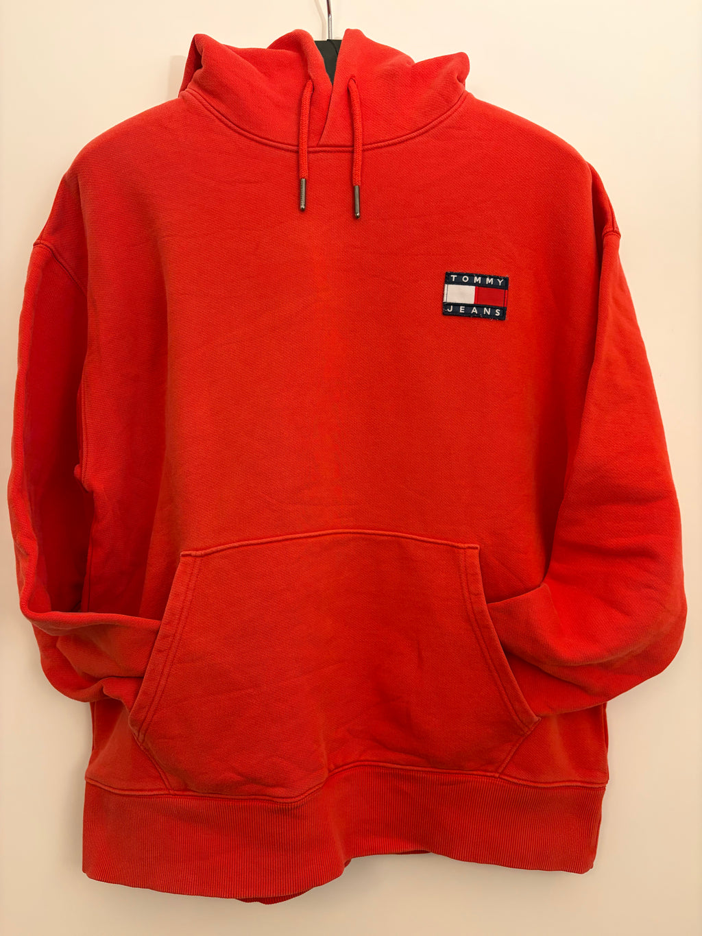 Tommy Jeans Patch, Kapuzenpullover in rot, Größe L used